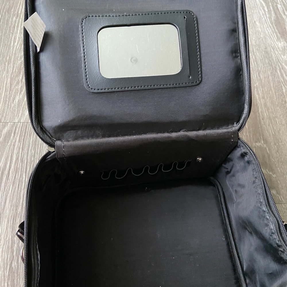 Makeup bag - Picture 3 of 5